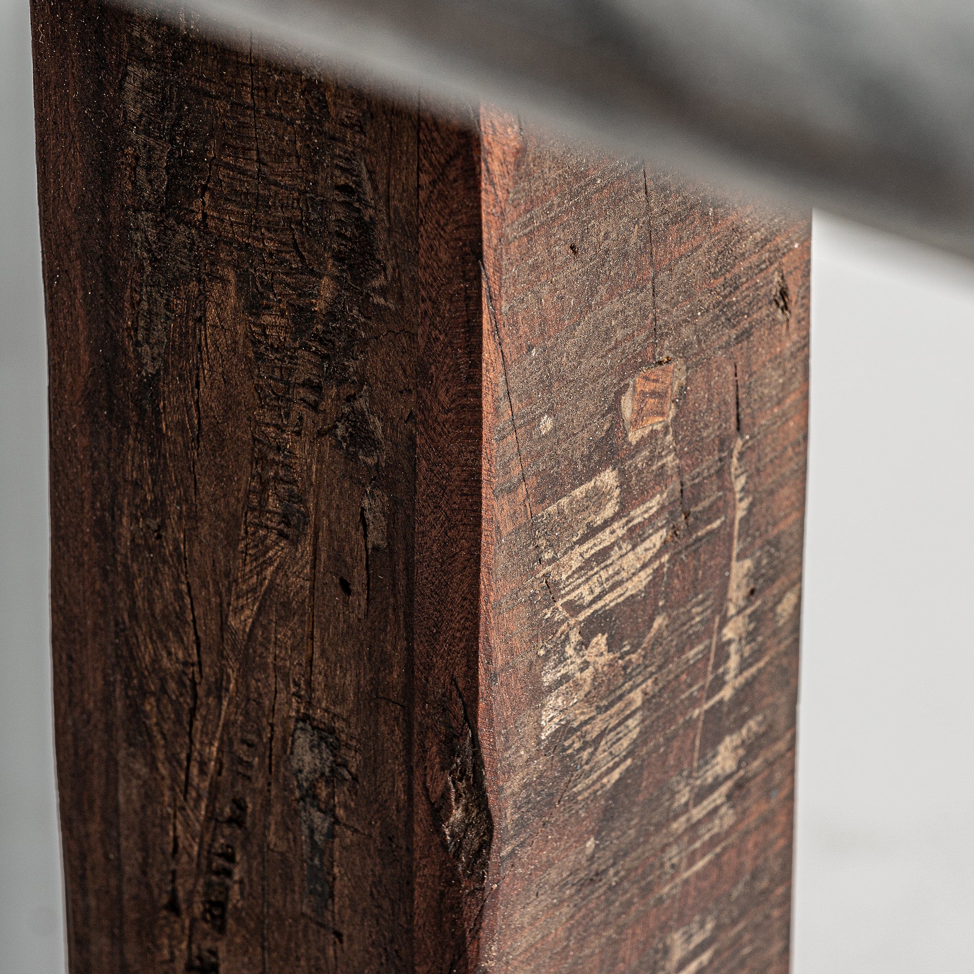 JHABA BAR TABLE